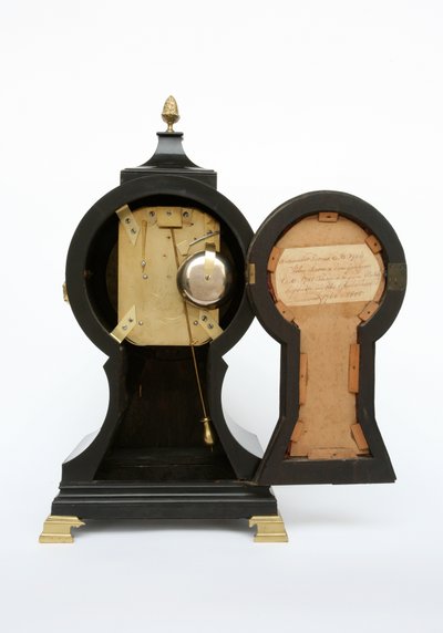 バルーンクロック、1760年頃（真鍮、エボニー仕上げのフルーツウッド 作： John Leroux