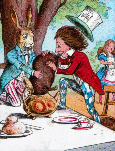 マッドハッターとマーチヘアはヤマネをティーポットに入れようとしたc1910 作： John Tenniel