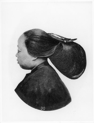 寧波の女の髪形、1867年から72年頃 作： John Thomson
