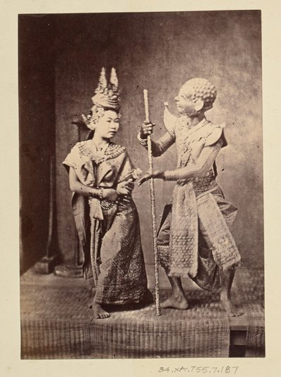 [コン・パフォーマー］ 作： John Thomson