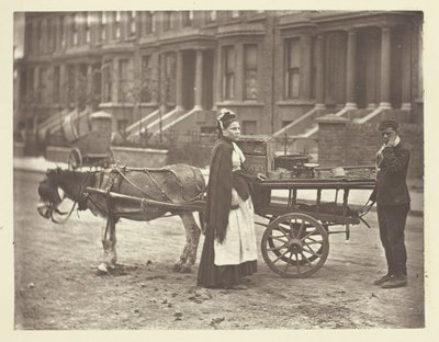 イチゴです。All Ripe!オール・ライプ！, 1881. 作： John Thomson