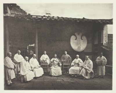 クシャンの住職と僧侶 作： John Thomson