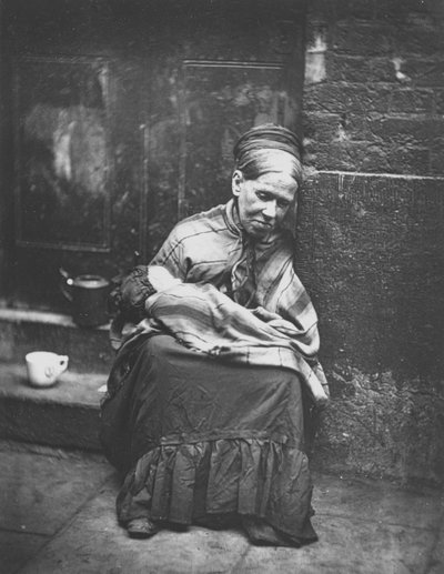 1877年、J。トムソンとアドルフスミスによるロンドンのストリートライフのクローラー 作： John Thomson
