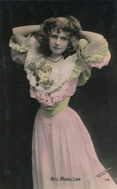 「ミス・メイベル・ラブ」、1874-1953、c1930 作： Johnston and Hoffmann