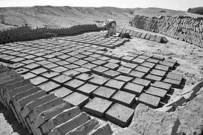 インド、ラジャスタン州のレンガ工場、2016年（写真） 作： Jon Nicholson