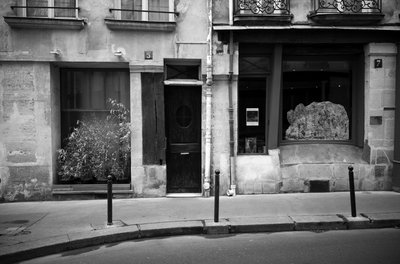 2022年、春のパリ（写真） 作： Jon Nicholson
