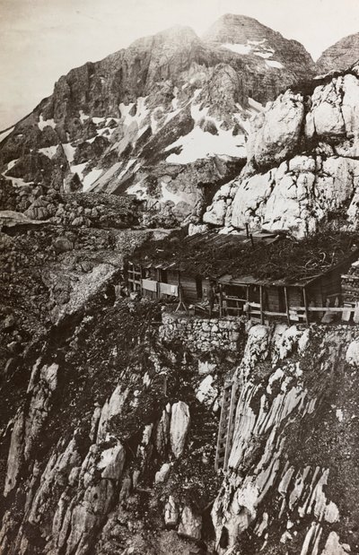 アルバム「Meine weltkriegs - Erinnerungen South-West Front (Carinthia, Italien, South Tyrol) (私の世界の戦争-南西戦線の思い出（カリンシア、イタリア、トレンティーノ・アルト・アディジェ）1915/03/1931-12/11/1918 - Josef Zohles Wien ": 軍隊のキャンプの山（モノクロ写真 作： Josef Zohles
