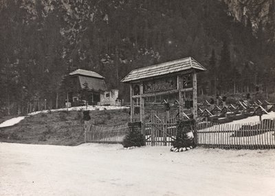 アルバム "Meine weltkriegs - Erinnerungen South-West Front (Carinthia, Italien, South Tyrol) (私の世界大戦-南西戦線の記憶（カリンシア、イタリア、トレンティーノ・アルト・アディジェ）1915/03/1931-12/11/1918 - Josef Zohles Wien ": Seisseの軍事墓地 作： Josef Zohles