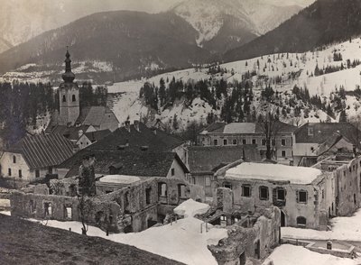 アルバム "Meine weltkriegs - Erinnerungen South-West Front (Carinthia, Italien, South Tyrol) (私の世界大戦-南西戦線の記憶（カリンシア、イタリア、トレンティーノ・アルト・アディジェ）1915年03月31日-1918年11月19日 - Josef Zohles Wien ": タルヴィジオの瓦礫（モノクロ写真 作： Josef Zohles