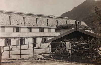アルバム「Meine weltkriegs - Erinnerungen South-West Front (Carinthia, Italien, South Tyrol) (私の世界大戦-南西戦線の記憶（カリンシア、イタリア、トレンティーノ・アルト・アディジェ）1915/03/1931-12/11/1918 - Josef Zohles Wien ": Chiusaforteの要塞 作： Josef Zohles