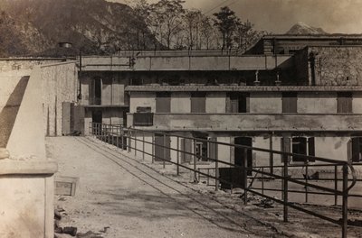 アルバム「Meine weltkriegs - Erinnerungen South-West Front (Carinthia, Italien, South Tyrol) (私の世界大戦-南西戦線の記憶（カリンシア、イタリア、トレンティーノ・アルト・アディジェ）1915/03/1931-12/11/1918 - Josef Zohles Wien ": Chiusaforteの要塞 作： Josef Zohles