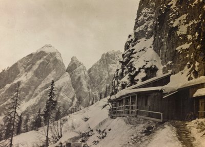 アルバム「Meine weltkriegs - Erinnerungen South-West Front (Carinthia, Italien, South Tyrol) (私の世界大戦-南西戦線の思い出（カリンシア、イタリア、トレンティーノ・アルト・アディジェ）1915/03/1915-12/11/1918 - Josef Zohles Wien ": アルジェリアの軍の兵舎 作： Josef Zohles