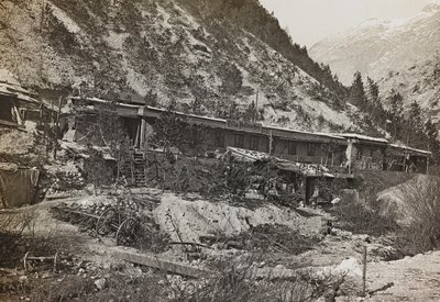 アルバム "Meine weltkriegs - Erinnerungen South-West Front (Carinthia, Italien, South Tyrol) (私の世界大戦-南西戦線の記憶（カリンシア、イタリア、トレンティーノ・アルト・アディジェ）1915年3月31日-1918年11月19日 - Josef Zohles Wien ": 軍の兵舎（モノクロ写真 作： Josef Zohles
