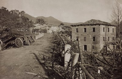 アルバム "Meine weltkriegs - Erinnerungen South-West Front (Carinthia, Italien, South Tyrol) (私の世界大戦-南西戦線の記憶（カリンシア、イタリア、トレンティーノ・アルト・アディジェ）1915年3月31日-1918年11月19日 - Josef Zohles Wien ": トルメッツォの瓦礫（モノクロ写真 作： Josef Zohles