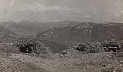 アルバム "Meine weltkriegs - Erinnerungen South-West Front (Carinthia, Italien, South Tyrol) (私の世界大戦-南西戦線の思い出（カリンシア、イタリア、トレンティーノ・アルト・アディジェ）1915年3月31日-1918年11月19日 - Josef Zohles Wien ": アルジェリアの銃のためのシェルター。 作： Josef Zohles