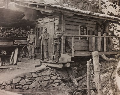 アルバム "Meine weltkriegs - Erinnerungen South-West Front (Carinthia, Italien, South Tyrol) (私の世界大戦-南西戦線の思い出（カリンシア、イタリア、トレンティーノ・アルト・アディジェ）1915/03/1931-12/11/1918 - Josef Zohles Wien ": 住宅担当者（モノクロ写真 作： Josef Zohles