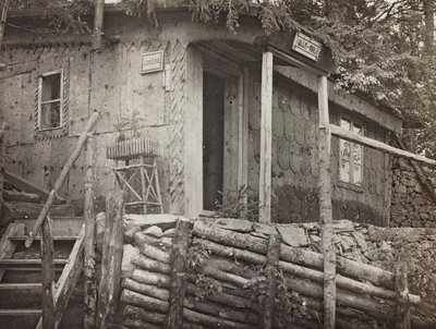 アルバム "Meine weltkriegs - Erinnerungen South-West Front (Carinthia, Italien, South Tyrol) (私の世界大戦-南西戦線の記憶（カリンシア、イタリア、トレンティーノ・アルト・アディジェ）1915年3月31日-1918年11月19日 - Josef Zohles Wien ": House of command (bw/photo) 作： Josef Zohles