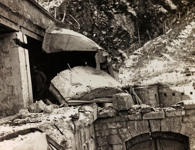 アルバム "Meine weltkriegs - Erinnerungen South-West Front (Carinthia, Italien, South Tyrol) (私の世界大戦-南西戦線の記憶（カリンシア、イタリア、トレンティーノ・アルト・アディジェ）1915/03/1931-12/11/1918 - Josef Zohles Wien ": 瓦礫（モノクロ写真 作： Josef Zohles