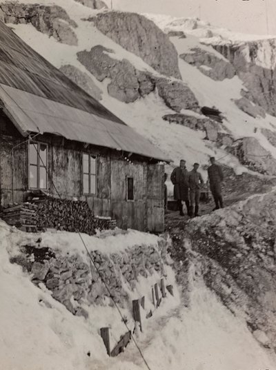 アルバム "Meine weltkriegs - Erinnerungen South-West Front (Carinthia, Italien, South Tyrol) (私の世界大戦-南西戦線の記憶（カリンシア、イタリア、トレンティーノ・アルト・アディジェ）1915/03/1931-12/11/1918 - Josef Zohles Wien ": 軍隊のバラック（モノクロ写真 作： Josef Zohles