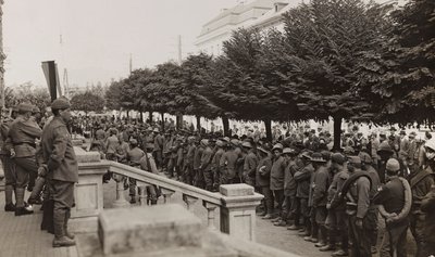 アルバム "Meine weltkriegs - Erinnerungen South-West Front (Carinthia, Italien, South Tyrol) (私の世界大戦-南西戦線の記憶（カリンシア、イタリア、トレンティーノ・アルト・アディジェ）1915年3月31日-1918年11月19日 - Josef Zohles Wien ": 多くの捕虜を抱えた兵士たち。 作： Josef Zohles