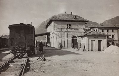 アルバム「Meine weltkriegs - Erinnerungen South-West Front (Carinthia, Italien, South Tyrol) (私の世界大戦-南西戦線の記憶（カリンシア、イタリア、トレンティーノ・アルト・アディジェ）1915年3月31日-1918年11月19日 - Josef Zohles Wien ": Tolmezzo駅（モノクロ写真 作： Josef Zohles