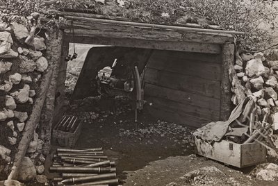 アルバム "Meine weltkriegs - Erinnerungen South-West Front (Carinthia, Italien, South Tyrol) (私の世界大戦-南西戦線の思い出（カリンシア、イタリア、トレンティーノ・アルト・アディジェ）1915/03/1931-12/11/1918 - Josef Zohles Wien ": 軍のデポ（モノクロ写真 作： Josef Zohles