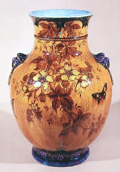 花瓶、1870～80年頃（土器 作： Joseph Theodore Deck