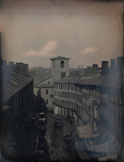 1855年、ボストンのトレモント・ロウ5番地12のサウスワース＆ホーズ・スタジオからブラットル・ストリートを見下ろす。クリエイター。ジョサイア・ジョンソン・ホーズ、アルバート・サンズ・サウスワース。 作： Josiah Johnson Hawes, Albert Sands Southworth