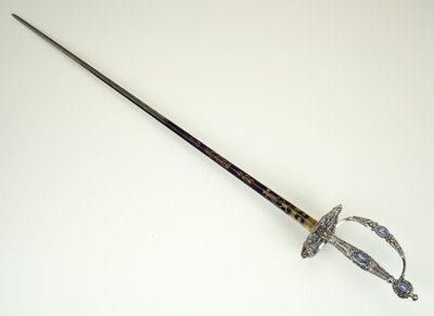 スモールソード、1790年頃（ファセット、バニッシュ、ブルー、ギルディングのスチールと鉄とジャスパーウェア） 作： Josiah Wedgwood