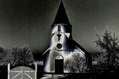 ある夜の教会、2015年（写真） 作： ジョイライオンズ