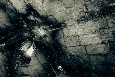 通路のランタン、聖墳墓教会シリーズより、2016年（写真） 作： ジョイライオンズ