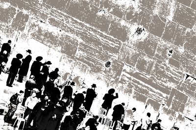 シリーズ『嘆きの壁の火曜日』より「男たちの側」2014年（ミクストメディア） 作： ジョイライオンズ