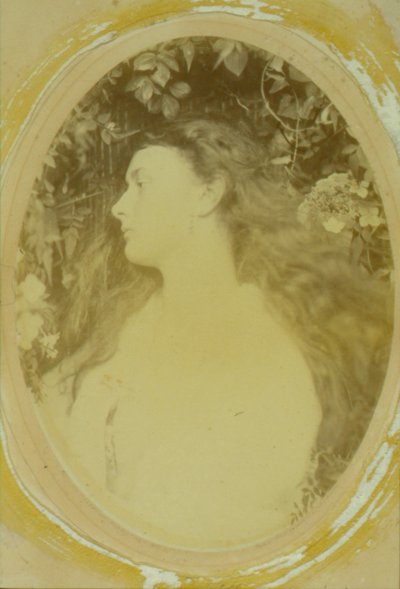 アルテア（アリスリデル）、1872（アルブメンプリント） 作： Julia Margaret Cameron
