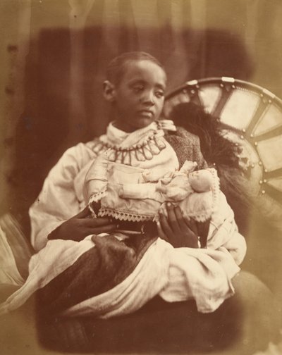 セオドア王の息子デジャッチ・アラマユ、1868年7月。 作： Julia Margaret Cameron