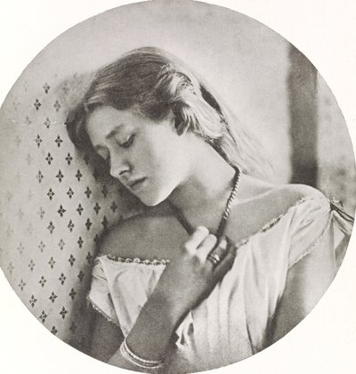 エレン・テリー、16歳のとき 作： Julia Margaret Cameron