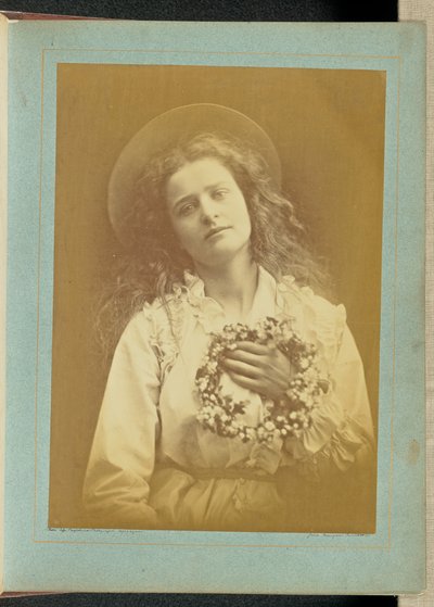 [母よ、私は5月の女王になるのです。］ 作： Julia Margaret Cameron