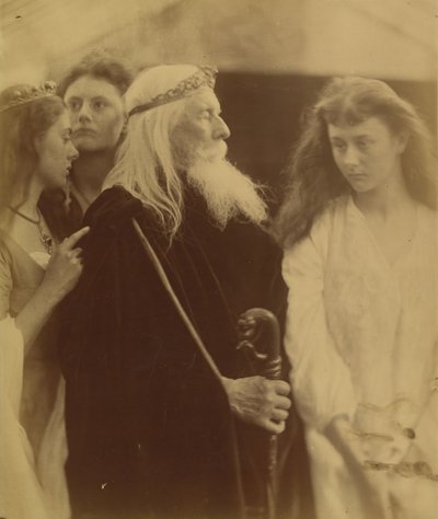 リア王が3人の娘に王国を譲る 1872年 作： Julia Margaret Cameron