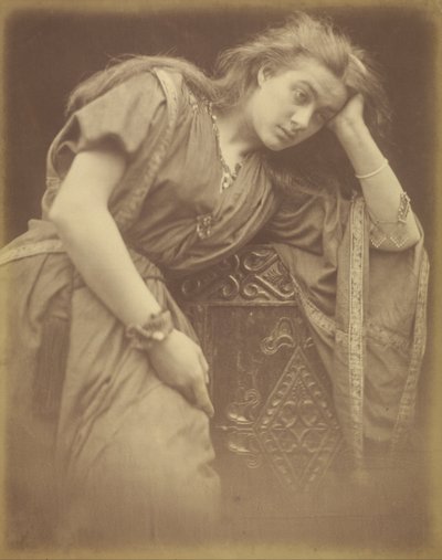 マリアナ/"彼女は、私は死んでしまいたいと思うほど畏れ多い畏れ多いと言った" 作： Julia Margaret Cameron