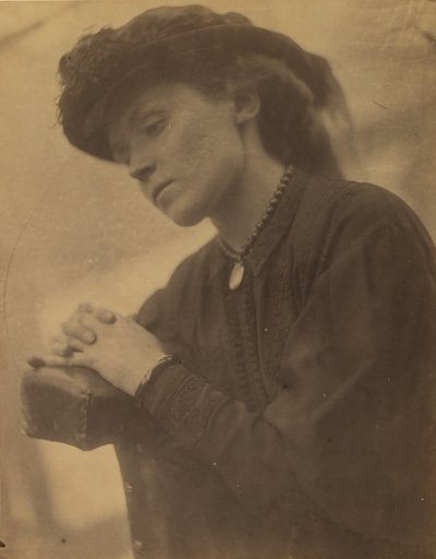 ミニー・サッカレー 1865年 作： Julia Margaret Cameron