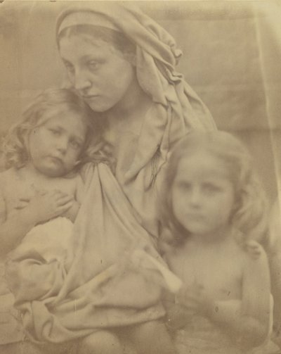 マドンナ・ペンセローザ」1864年 作： Julia Margaret Cameron