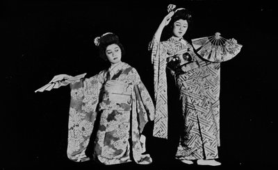 踊る少女君千代東京のほぼすべての和風パーティーc1900、1921 作： Julian Leonard Street