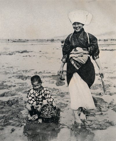 東京湾の干潮時にアサリを掘る、1900年、1921年 作： Julian Leonard Street