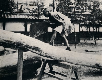 鋸引きと滑走は、駆動モーションではなく引きで行われます、c1900、1921 作： Julian Leonard Street