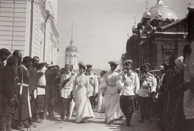 ロシアのサロフ修道院を訪れたロシア王室、1903年 作： K. von Hahn