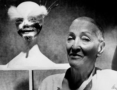 ドイツの画家・彫刻家、メレト・オッペンハイムの肖像（モノクロ写真 作： Karl Heinz Bast