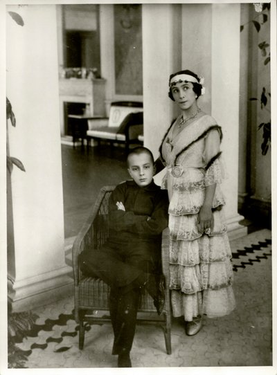 マチルド・クシェシンスカ 1872-1971年と息子のウラジミール 1916年 作： Karl Karlovich Bulla