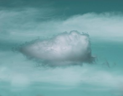 雲の宇宙船、2021年（写真） 作： Katha Wood