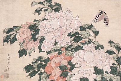 そよ風と蝶の中で左に吹かれたピンクと赤の牡丹 作： Katsushika Hokusai