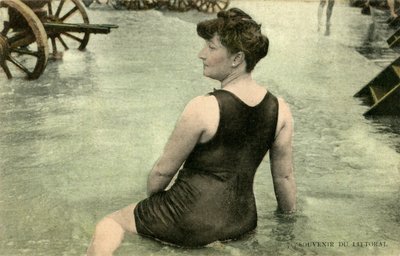 水着の女性、c。 1900年代初頭（ポストカード） 作： Alec Hunter