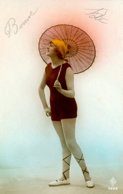 水着姿の女性、c. 1900年代初頭（ポストカード） 作： Alec Hunter